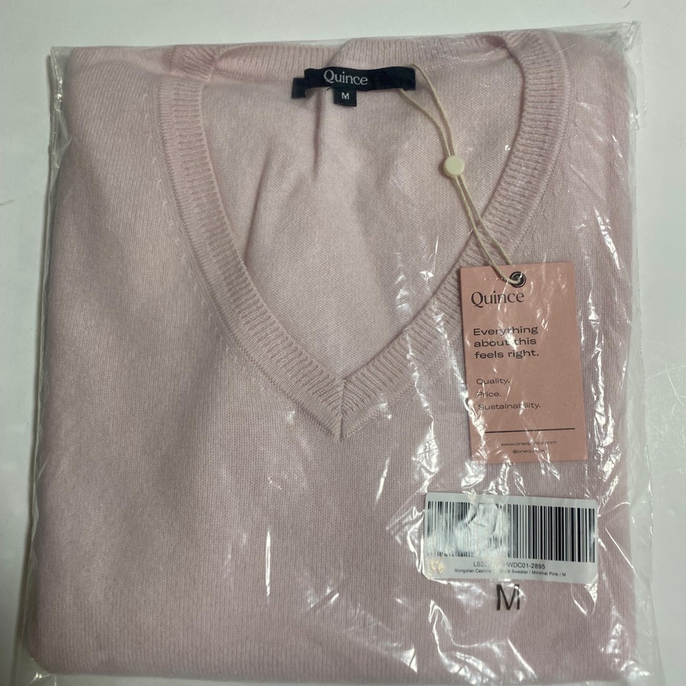QUINCE women’s Mongolian Cashmere V- Neck Sweater in Minimal Pink M - Picture 9 of 13
